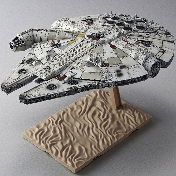 Bandai Star Wars 1/144 Millennium Falcon "Star Wars: The Last Jedi"